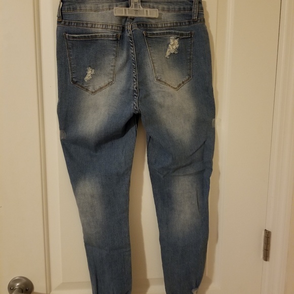 Jean's - Picture 2 of 4